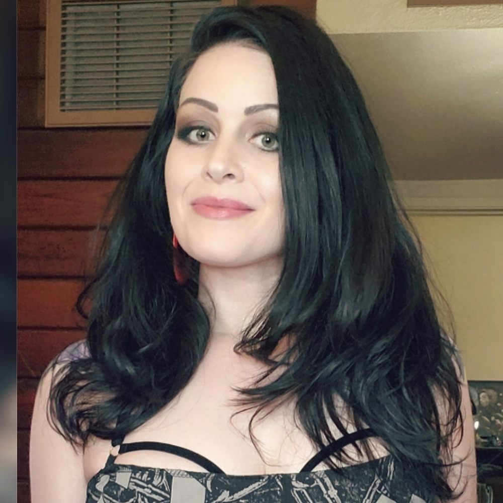 Meet Your Posher, Kelly!